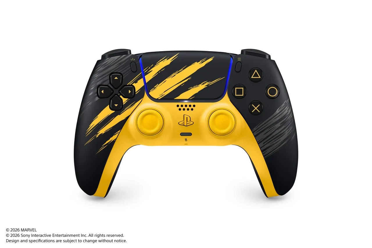Консоль PS5 Digital Edition в жёлтом оформлении Marvel's Wolverine с геймпадом DualSense и следами когтей